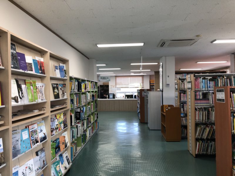 조천읍도서관 2층 자료실