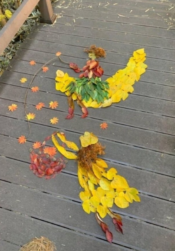 지리산둘레길데크에 가을 단풍,낙엽으로 만든 예술